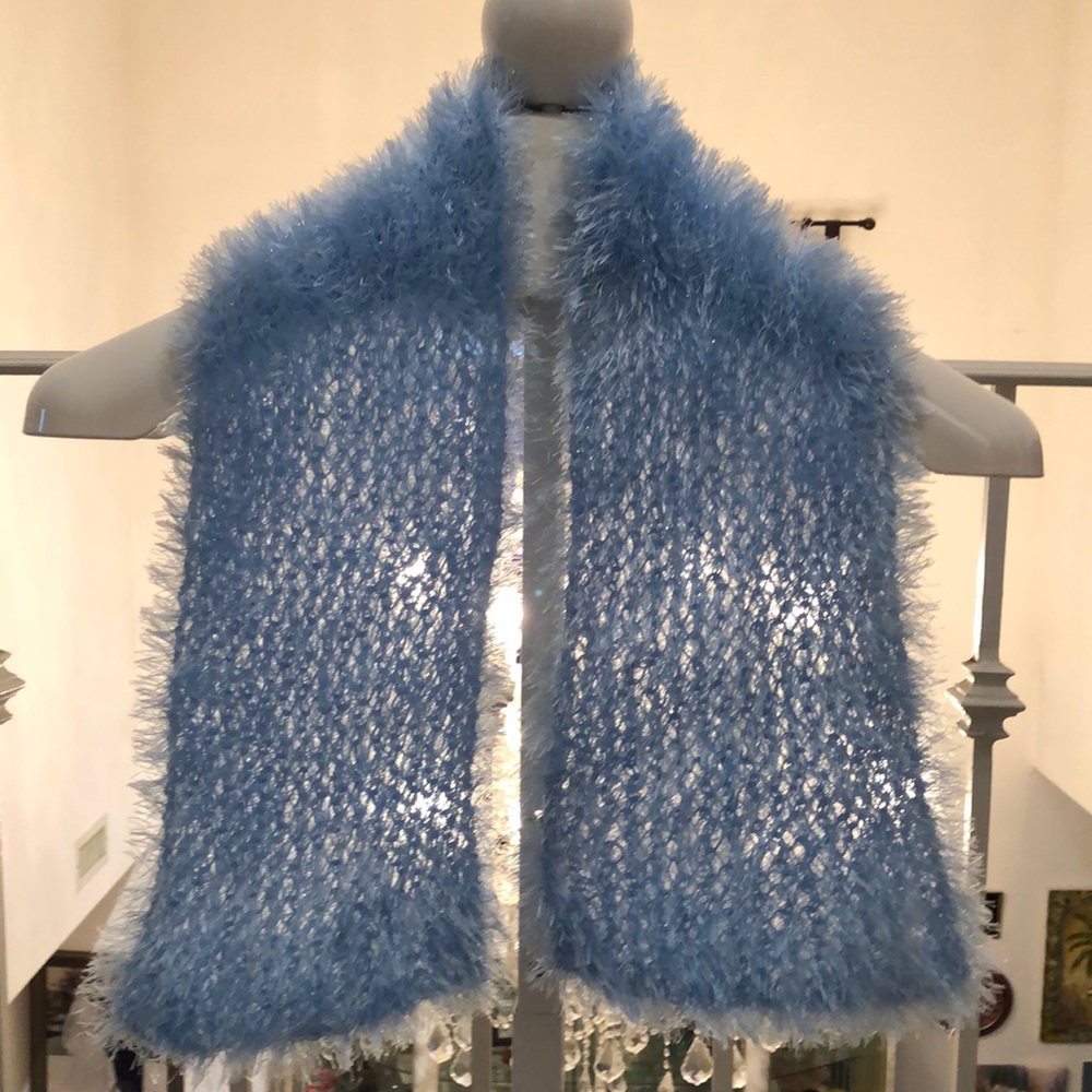 Beautiful Vintage 🥳HP🥳Sparkly Blue Scarf